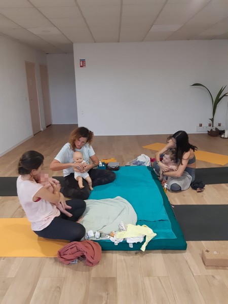 Atelier collectif Shantala chez EFFET YOGA